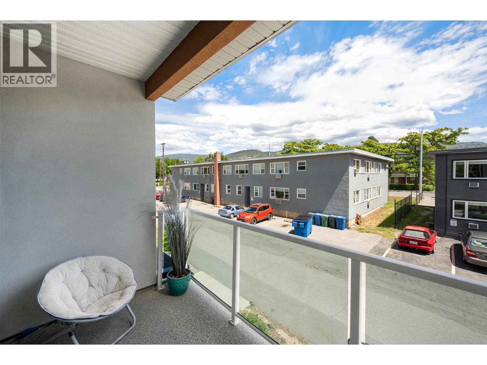 #107 210 Scott Avenue - 26