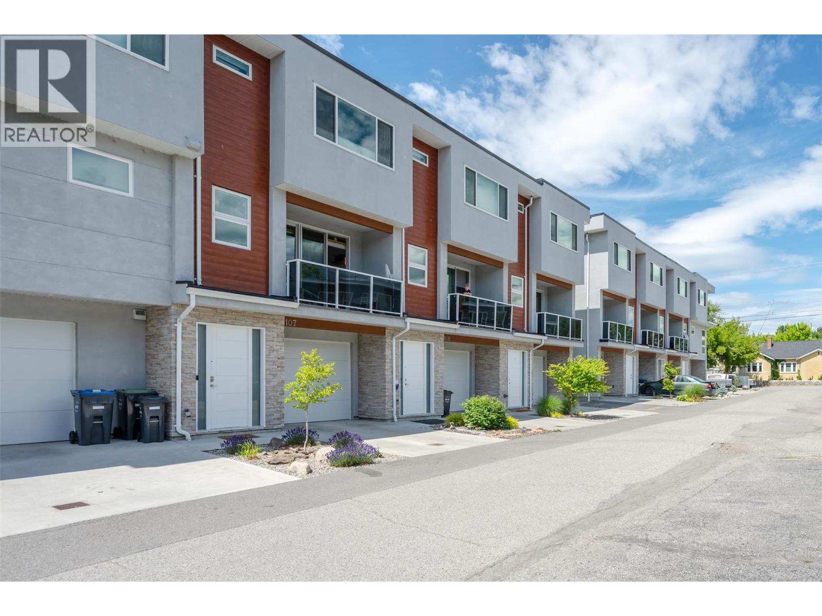 #107 210 Scott Avenue - 4