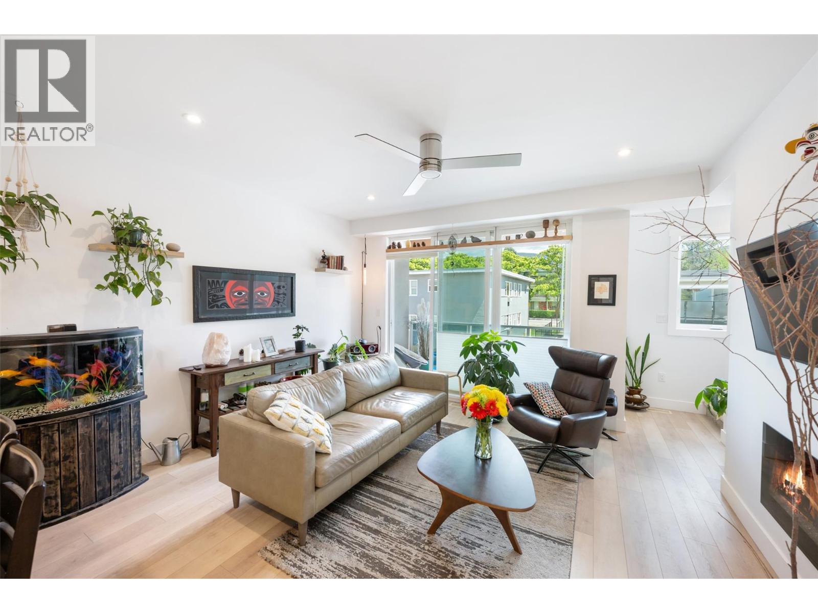 #107 210 Scott Avenue - 6