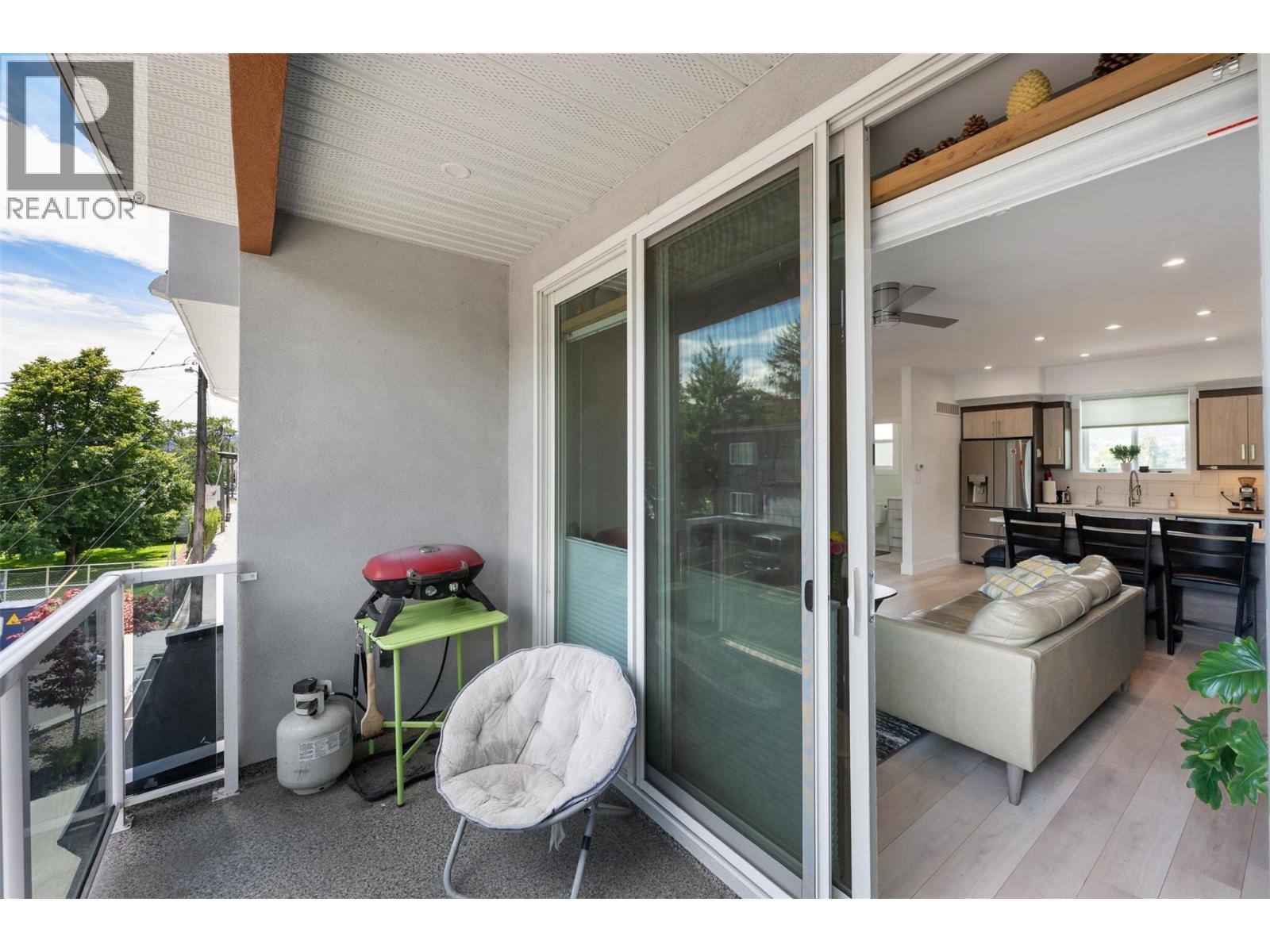 #107 210 Scott Avenue - 24