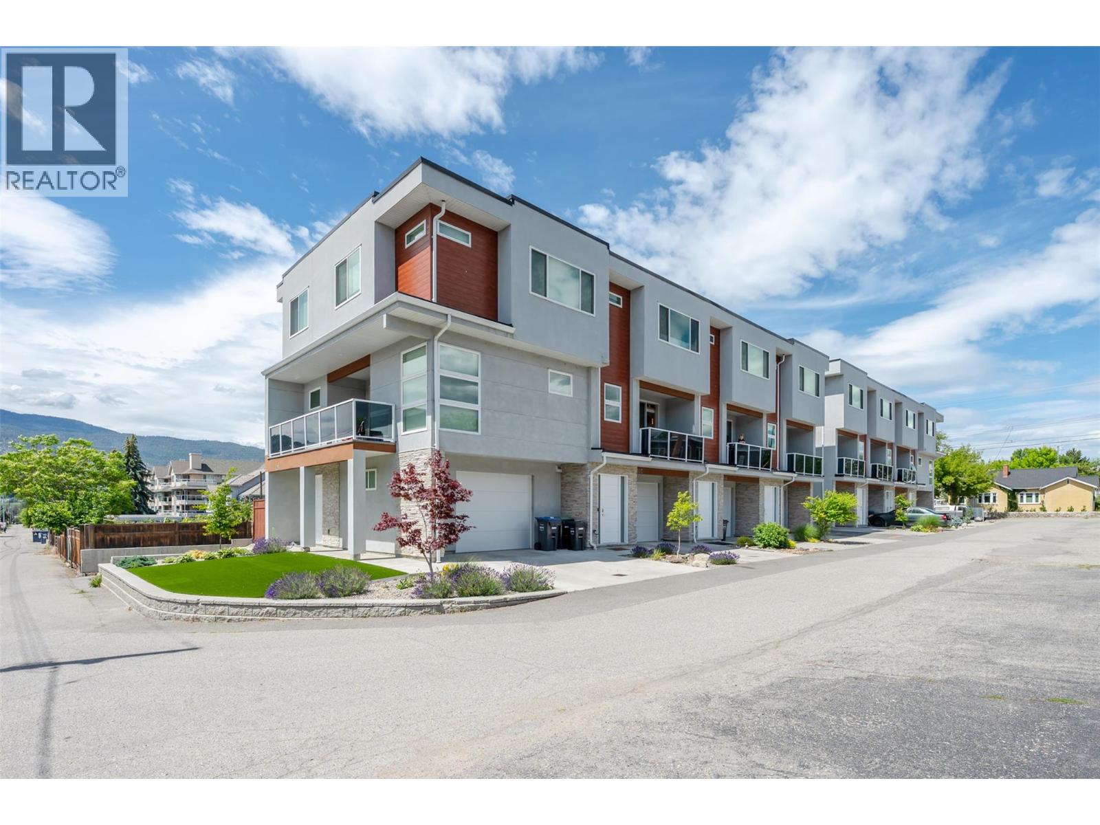 #107 210 Scott Avenue - 2
