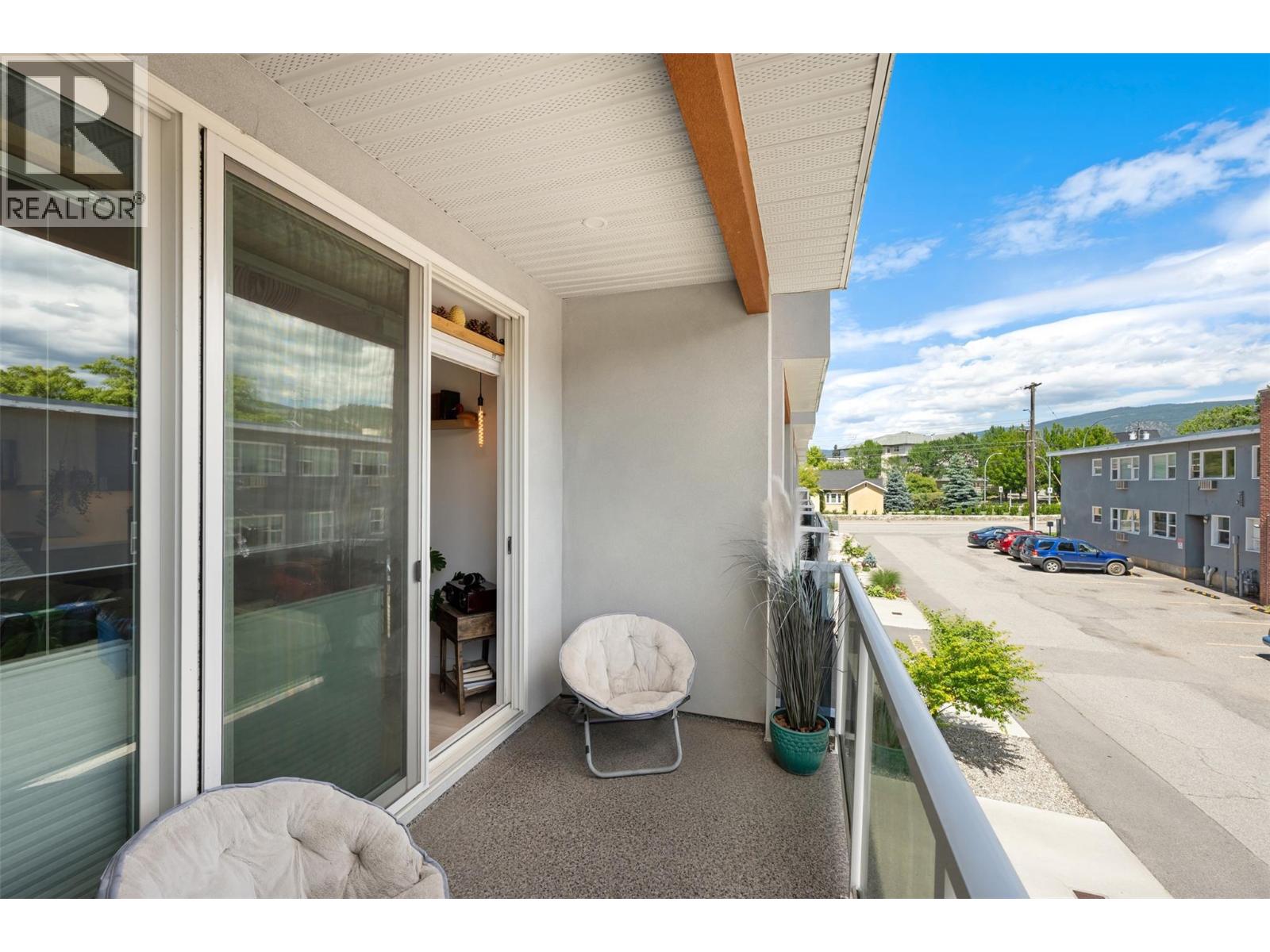 #107 210 Scott Avenue - 25