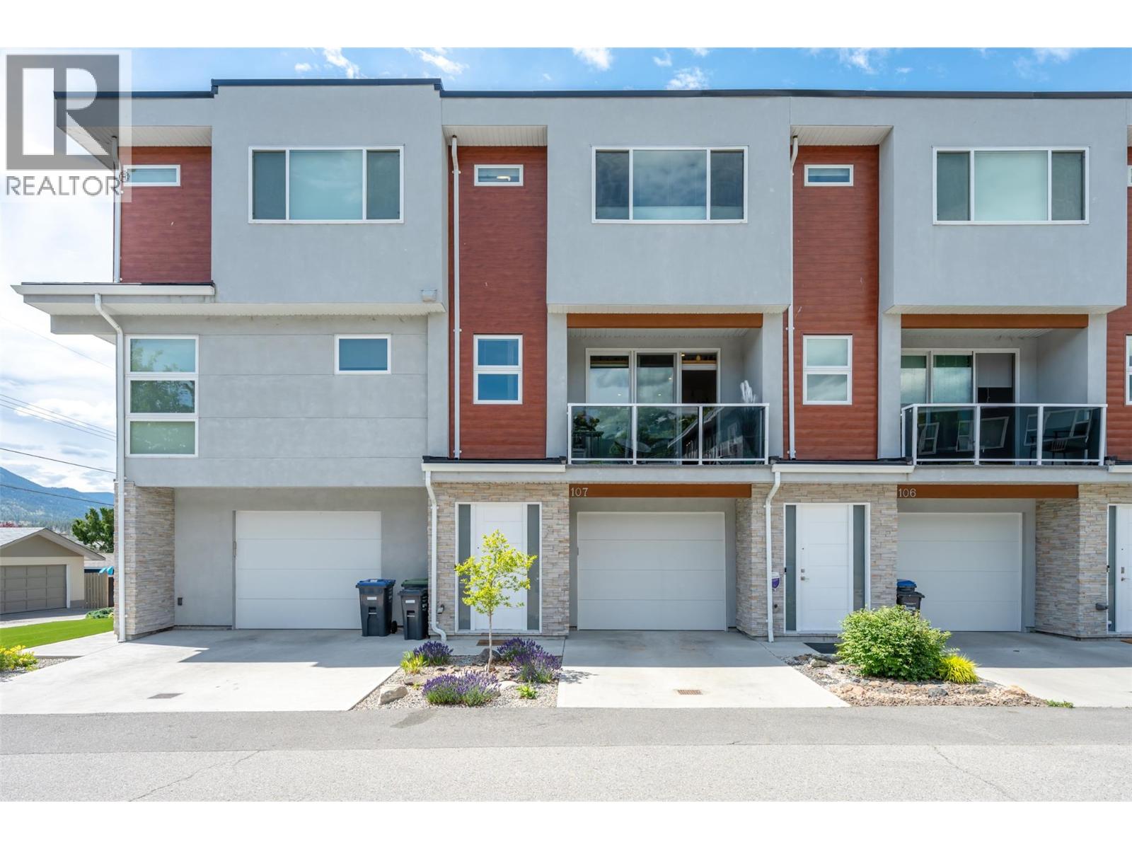 #107 210 Scott Avenue - 3