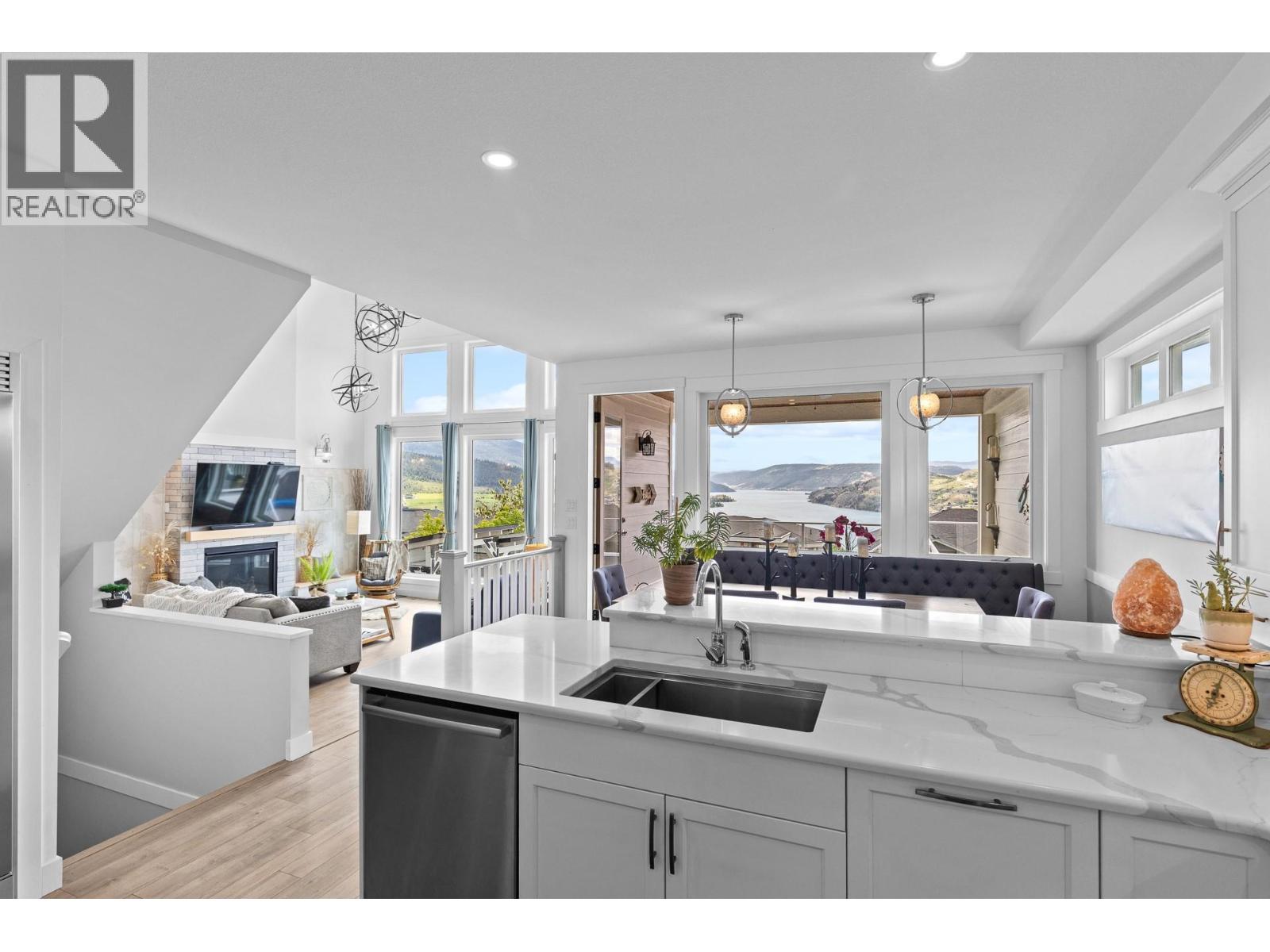 647 Mt Ida Drive - 21