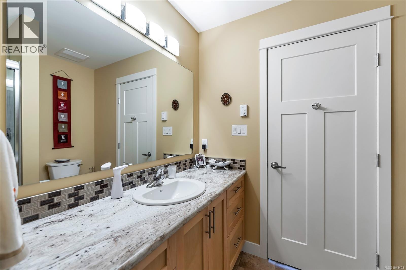#401 1533 Joan Ave - 19