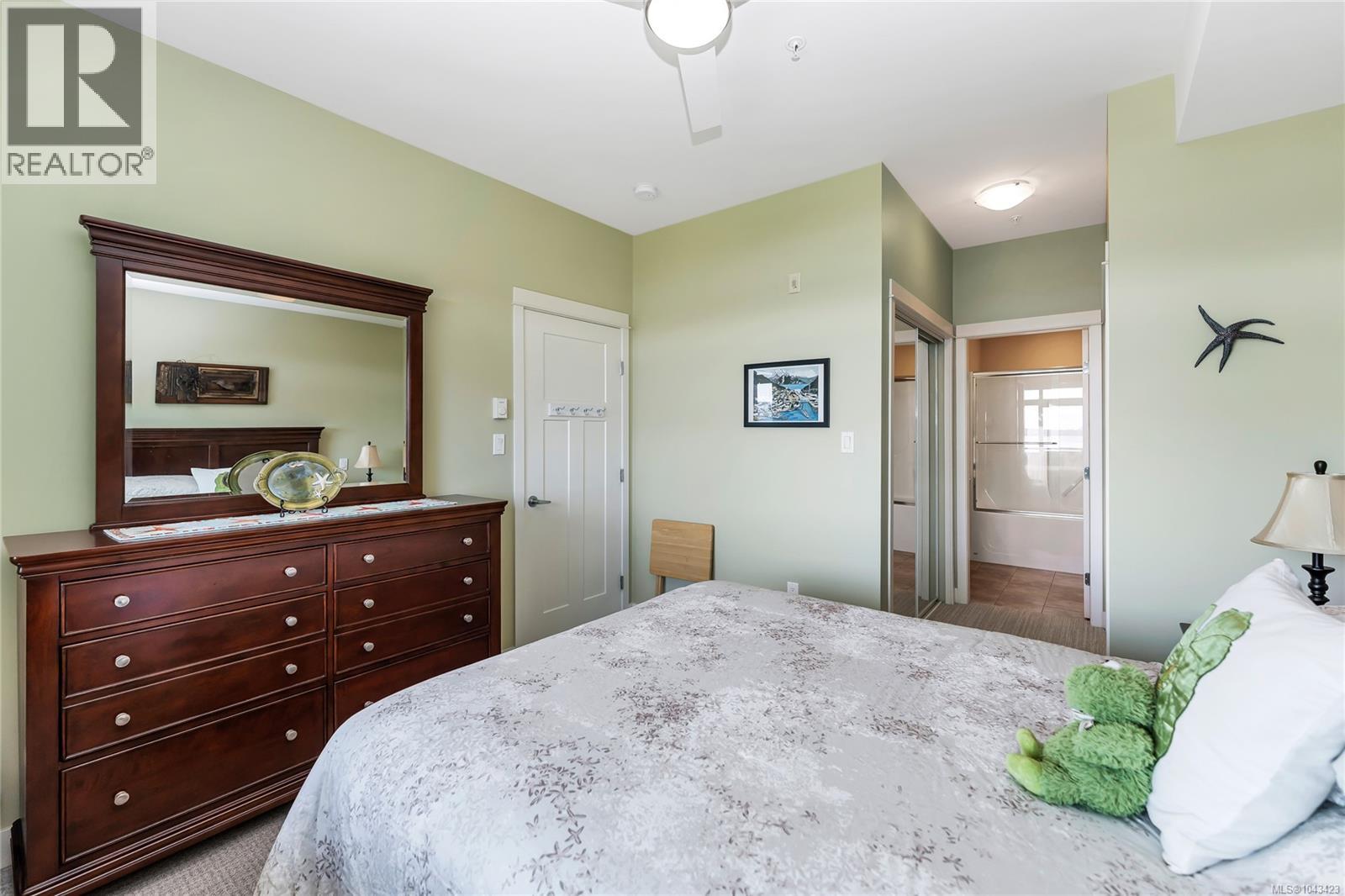 #401 1533 Joan Ave - 22