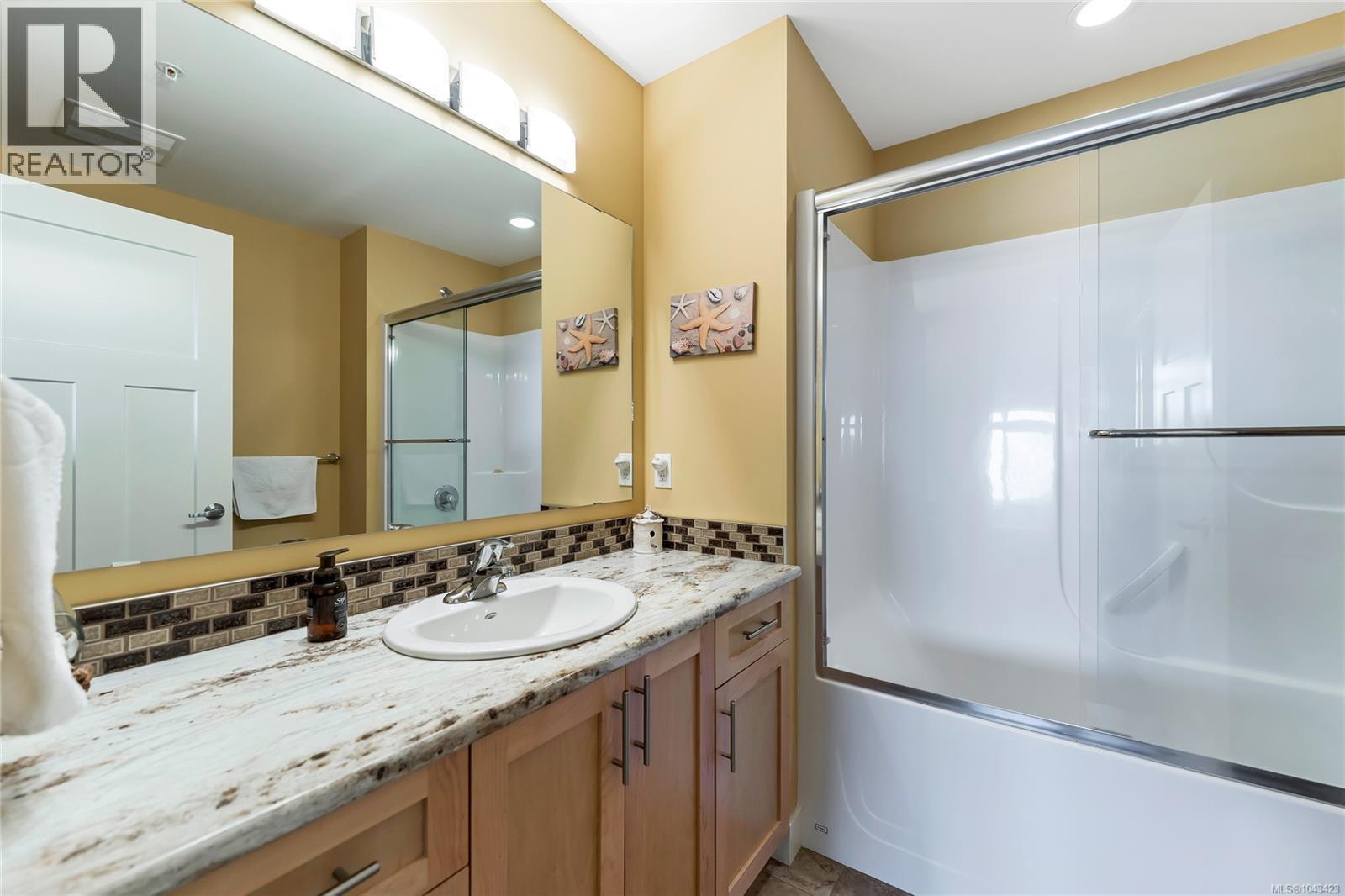#401 1533 Joan Ave - 24