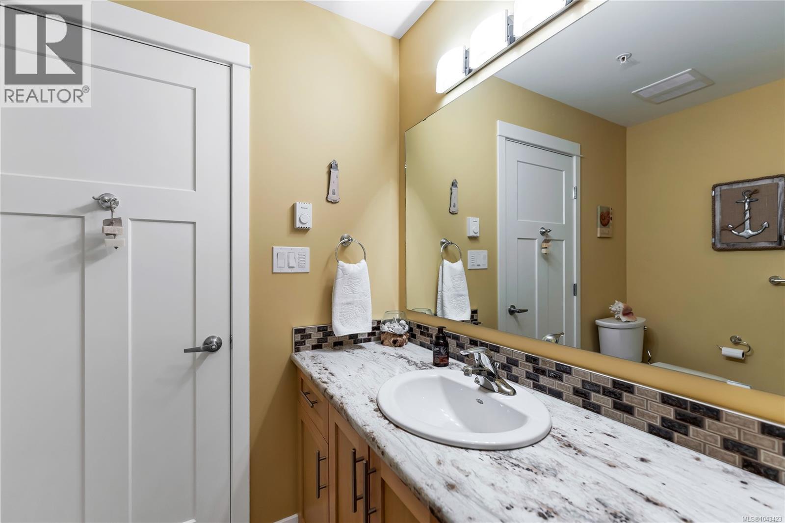 #401 1533 Joan Ave - 25