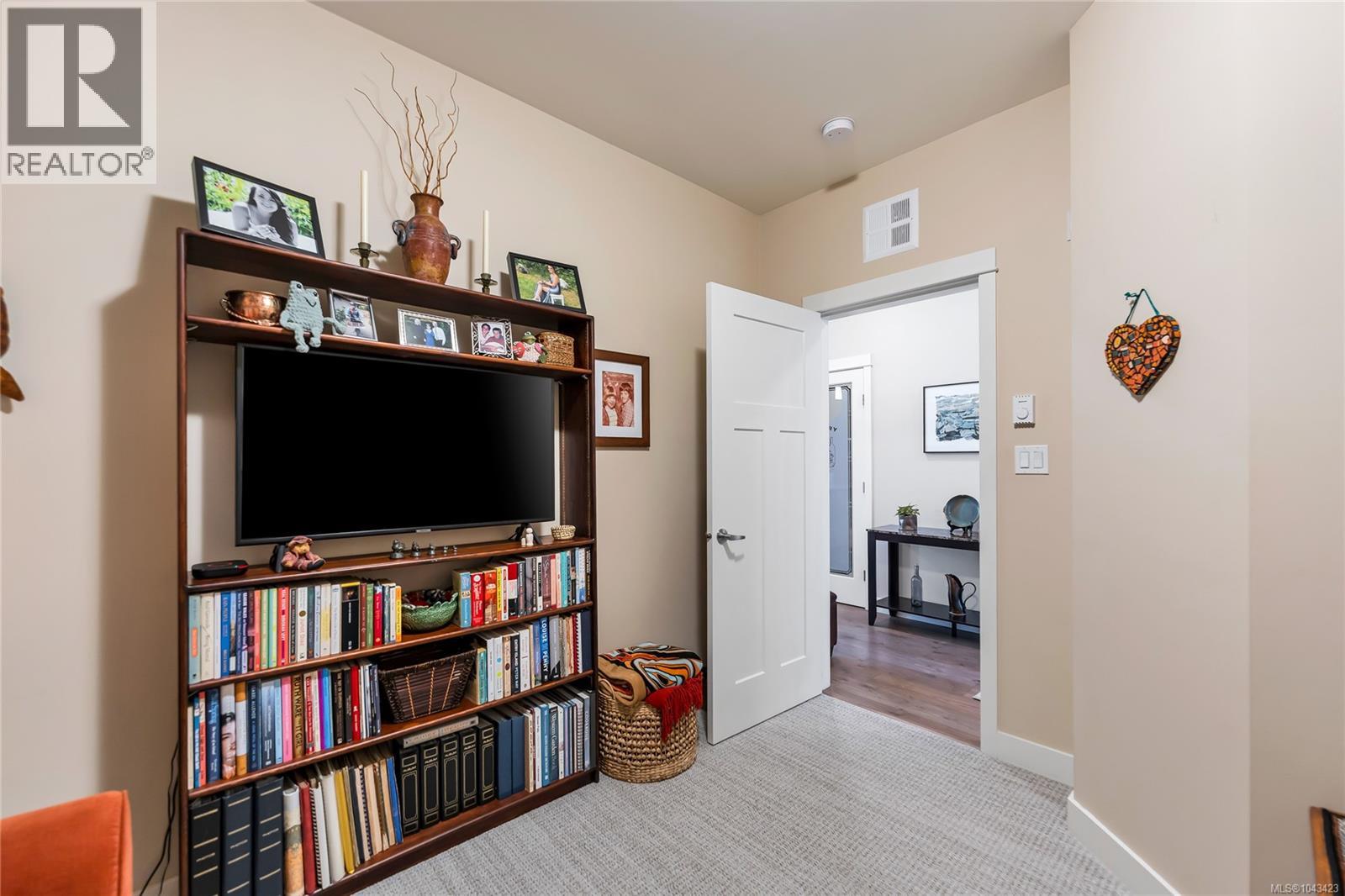 #401 1533 Joan Ave - 26