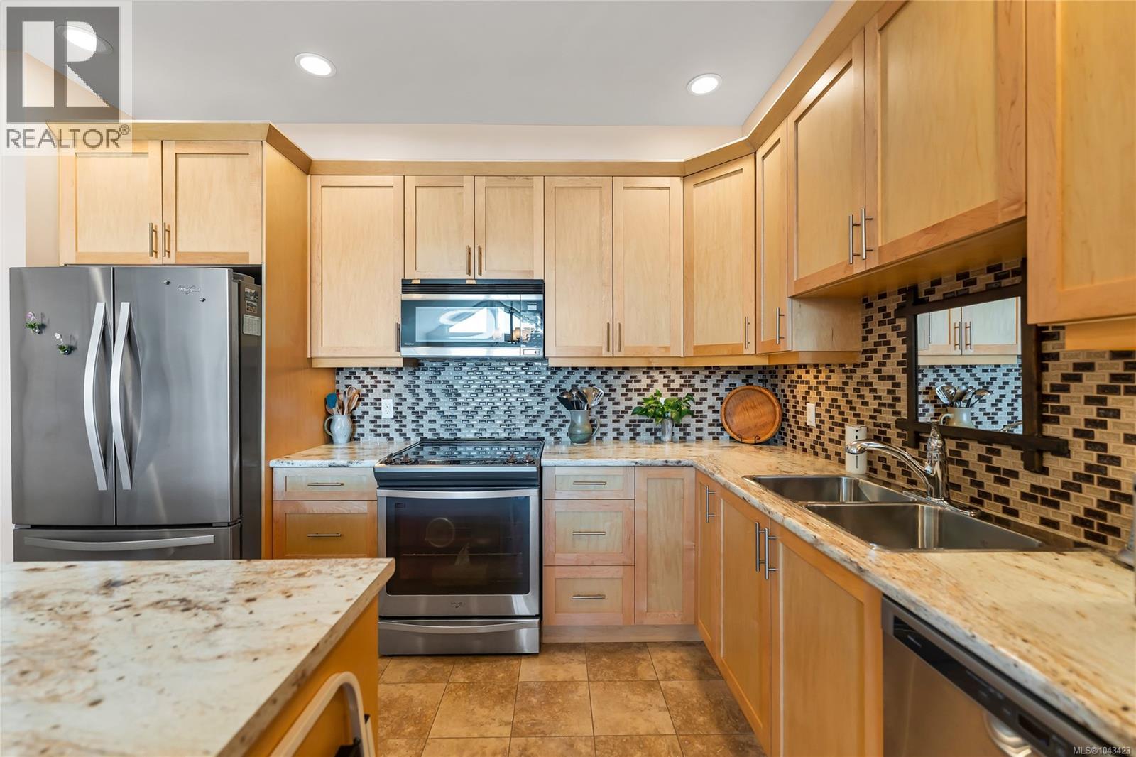 #401 1533 Joan Ave - 6