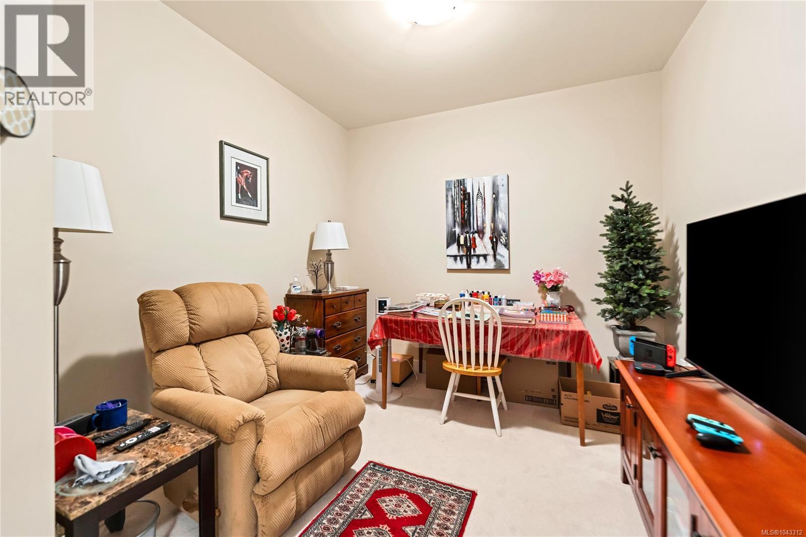 #301 1533 Joan Ave - 18