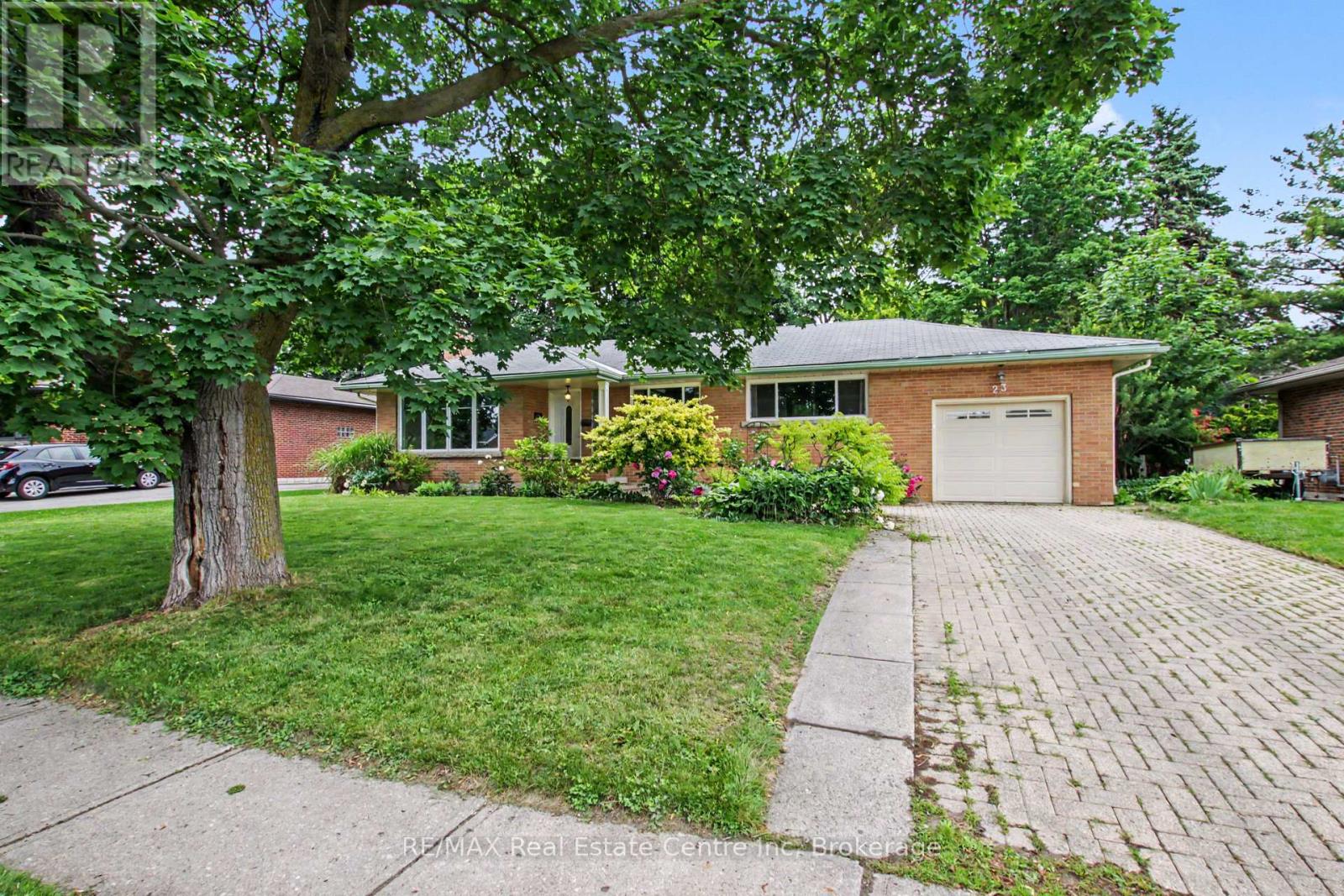 23 GLENBURNIE DRIVE - 1