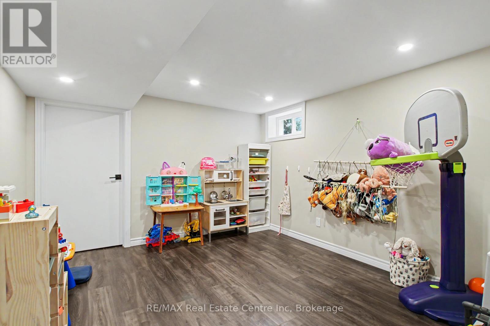 23 GLENBURNIE DRIVE - 17