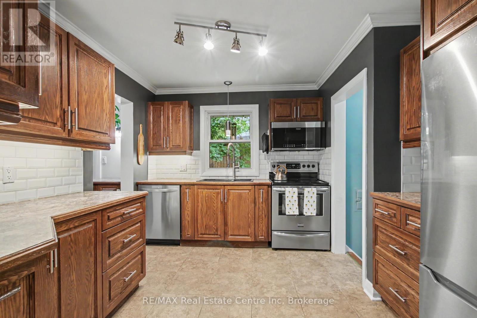 23 GLENBURNIE DRIVE - 7