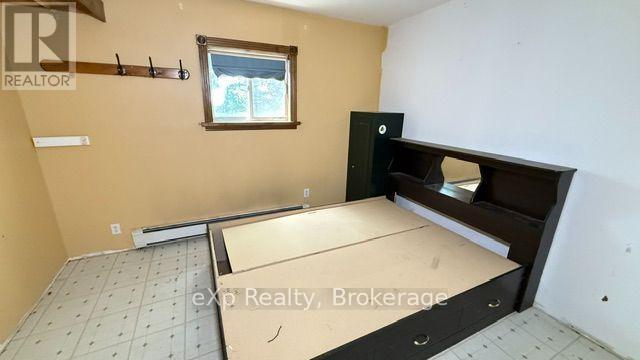 841 2 CONCESSION - 8