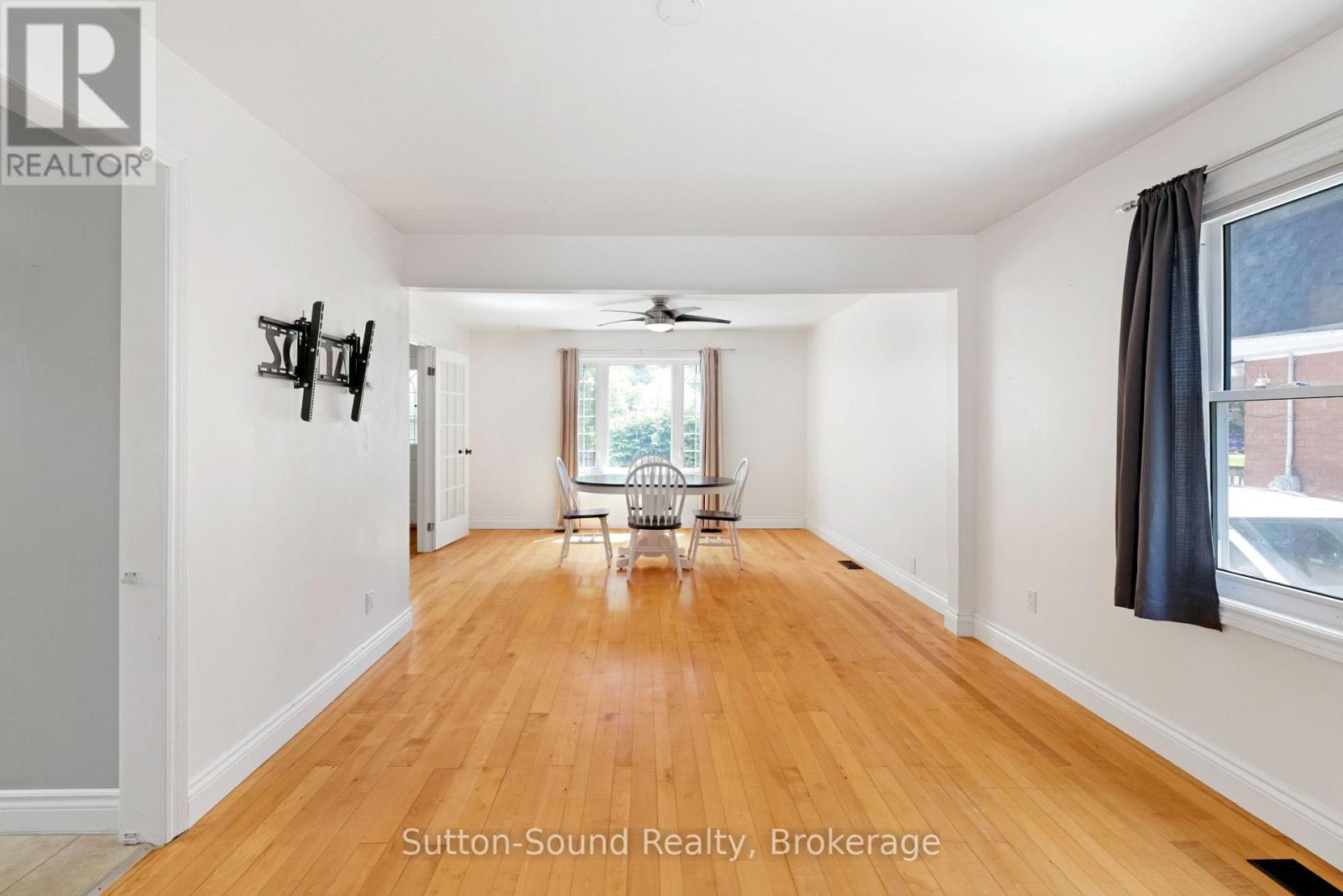 1540 5TH AVENUE W - 11