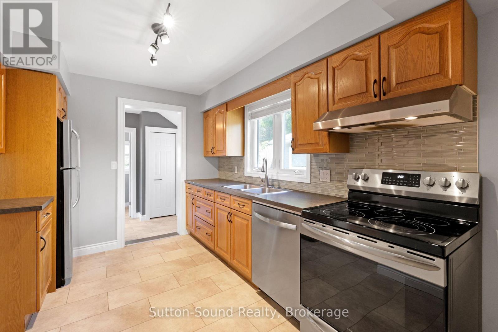1540 5TH AVENUE W - 15