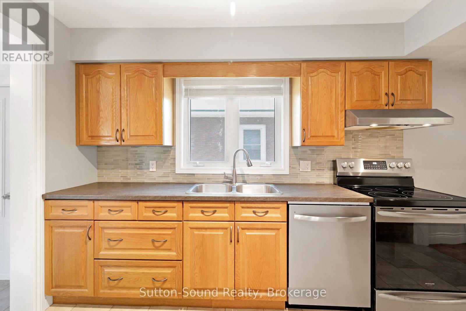 1540 5TH AVENUE W - 16