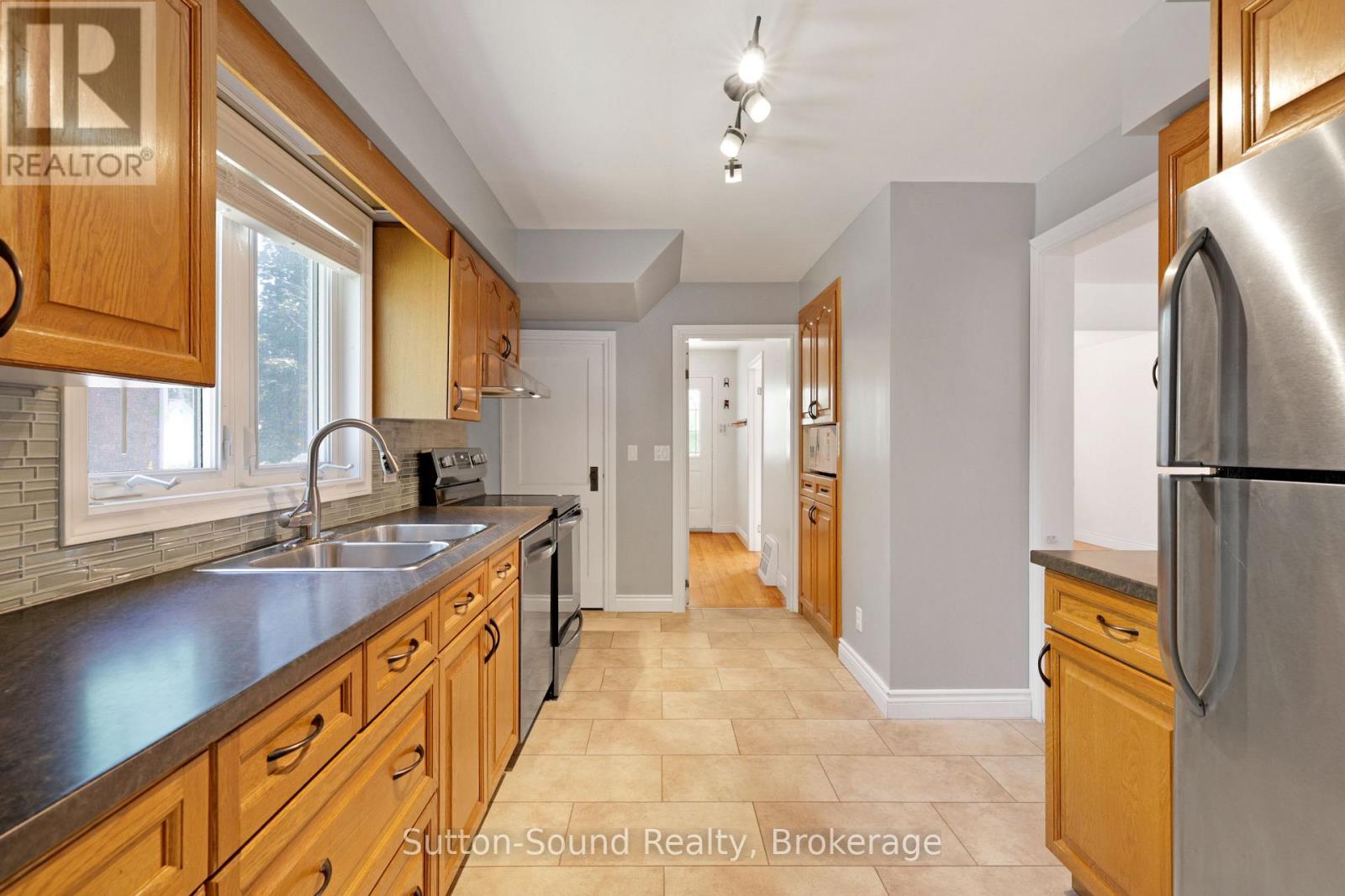 1540 5TH AVENUE W - 17