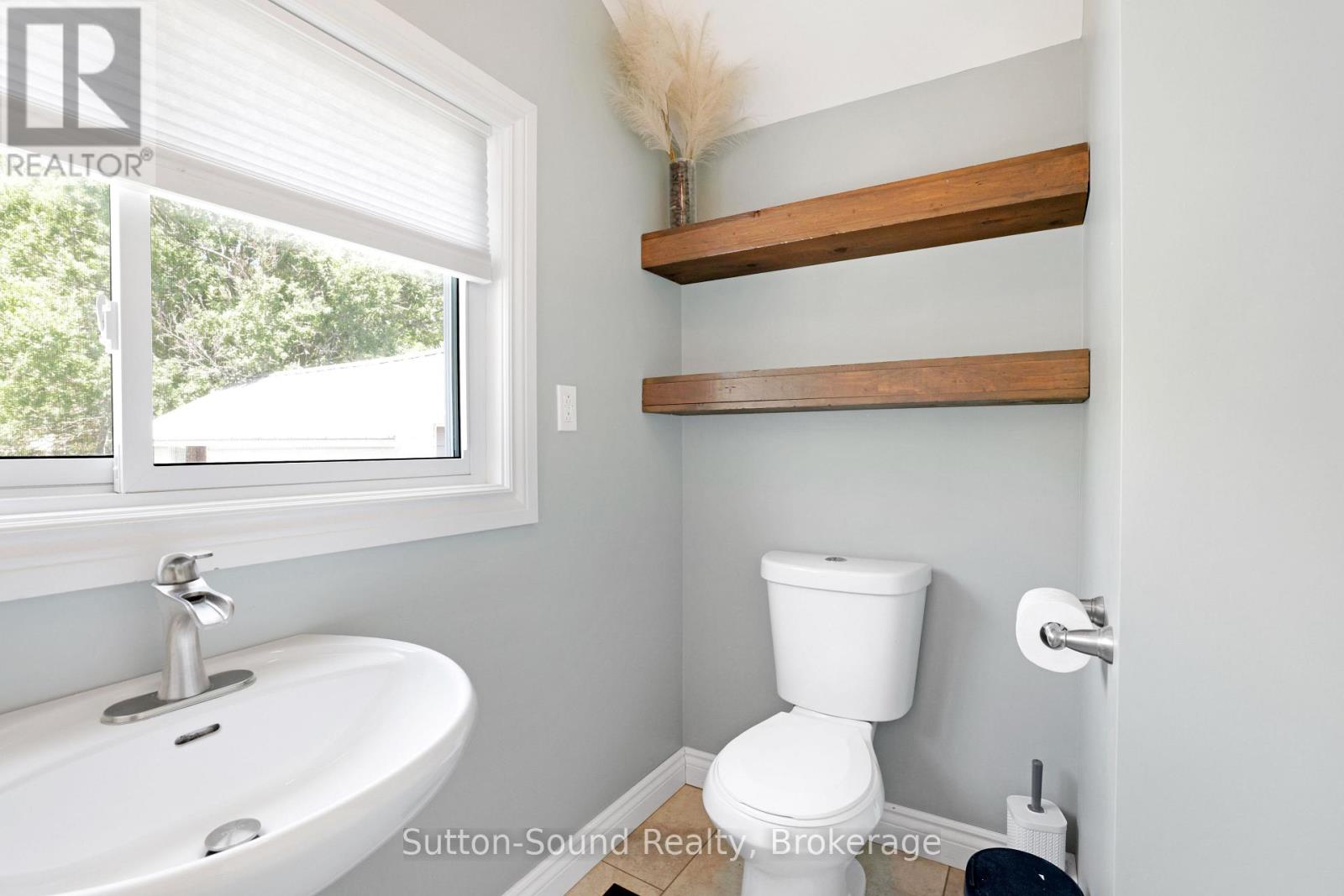 1540 5TH AVENUE W - 20