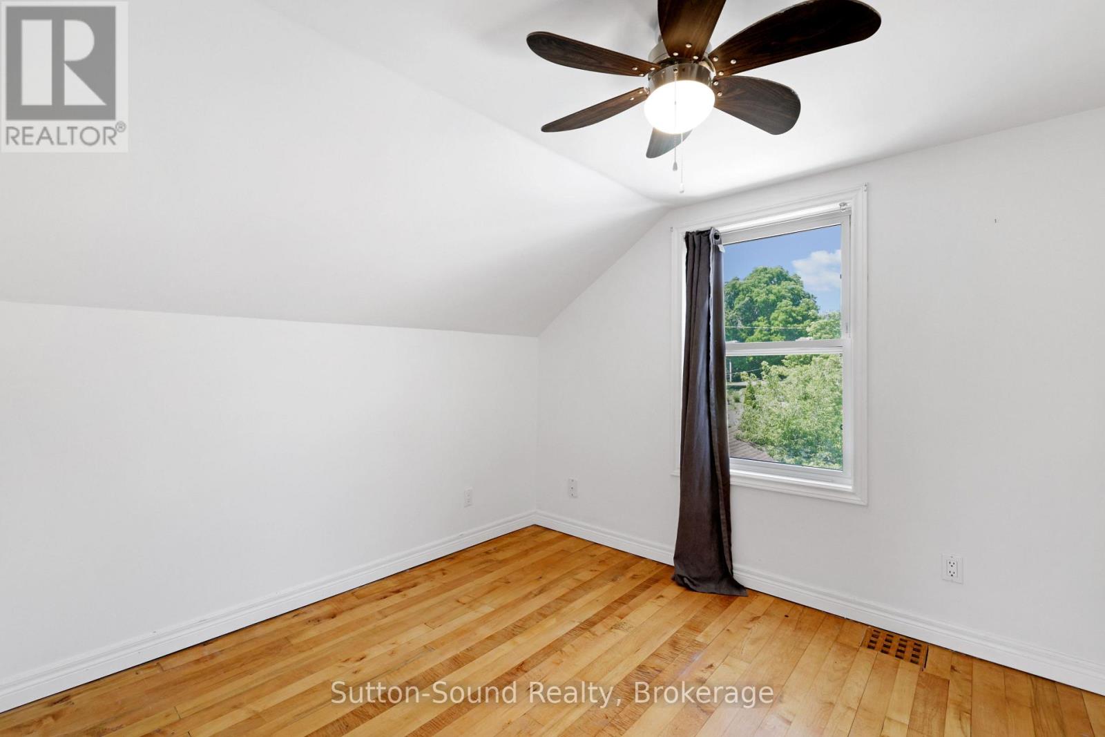 1540 5TH AVENUE W - 25