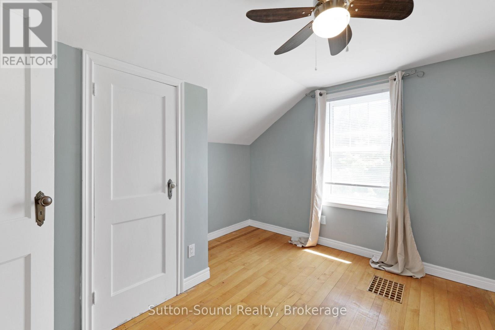 1540 5TH AVENUE W - 27