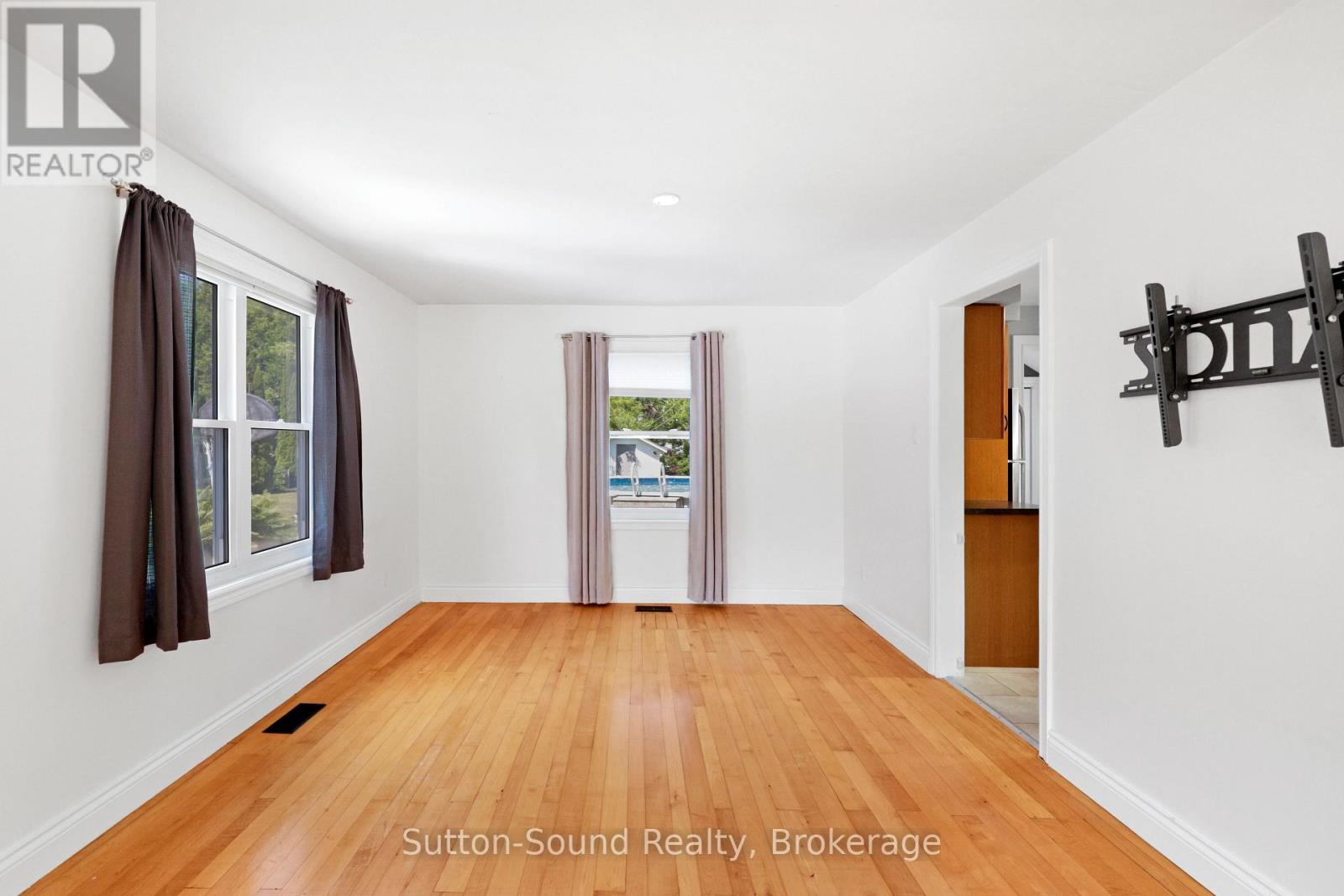 1540 5TH AVENUE W - 9