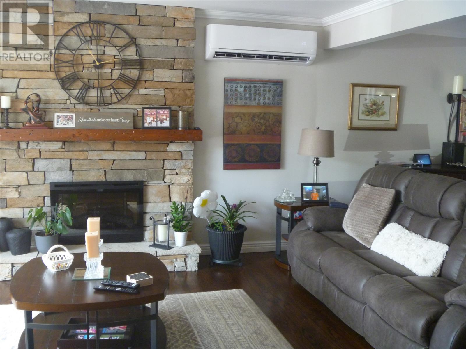 20 Jane's Avenue - 24
