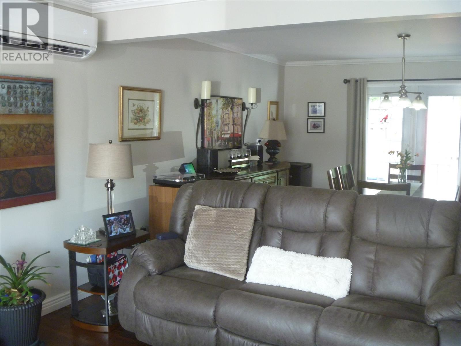 20 Jane's Avenue - 25