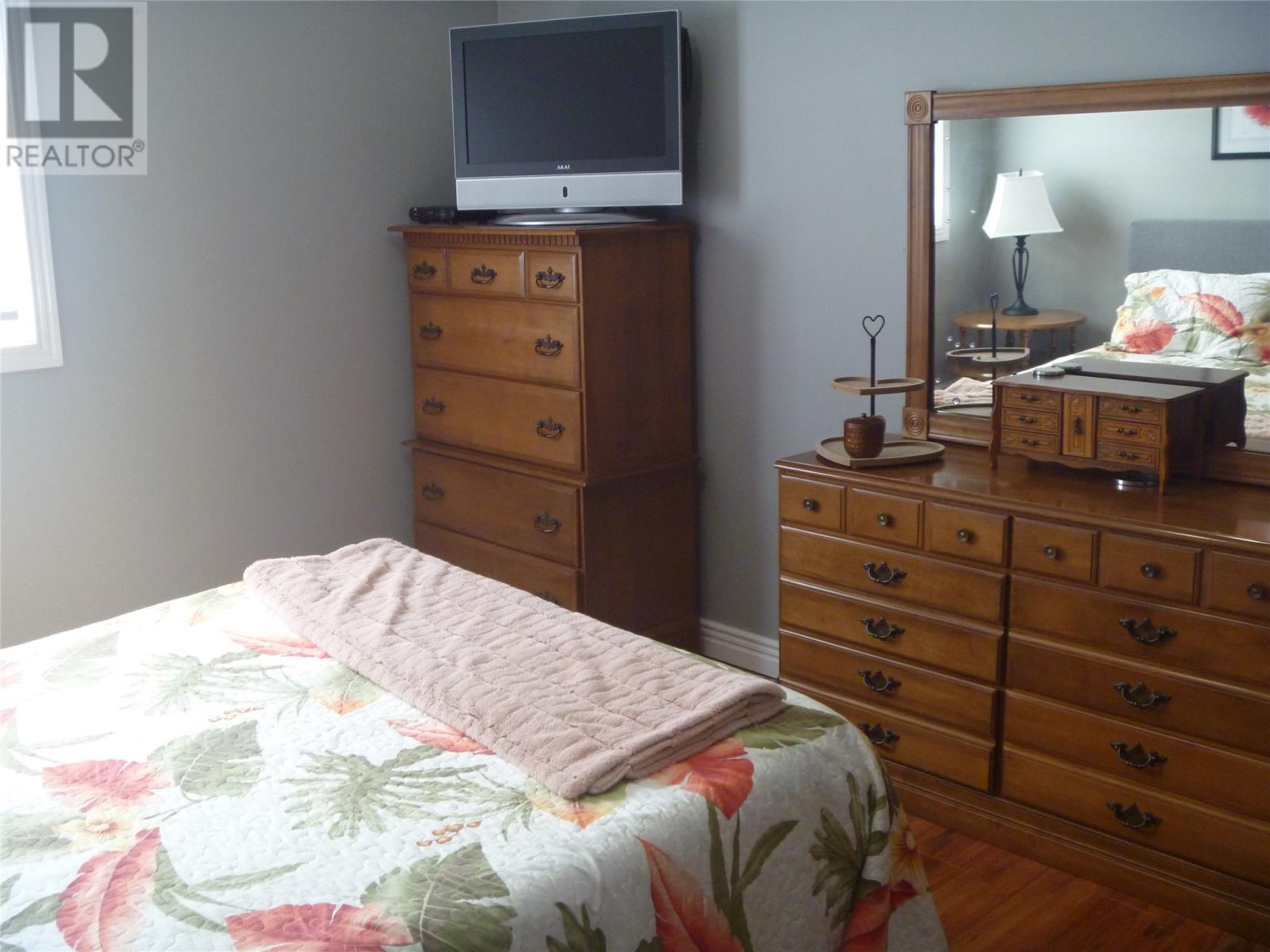 20 Jane's Avenue - 40