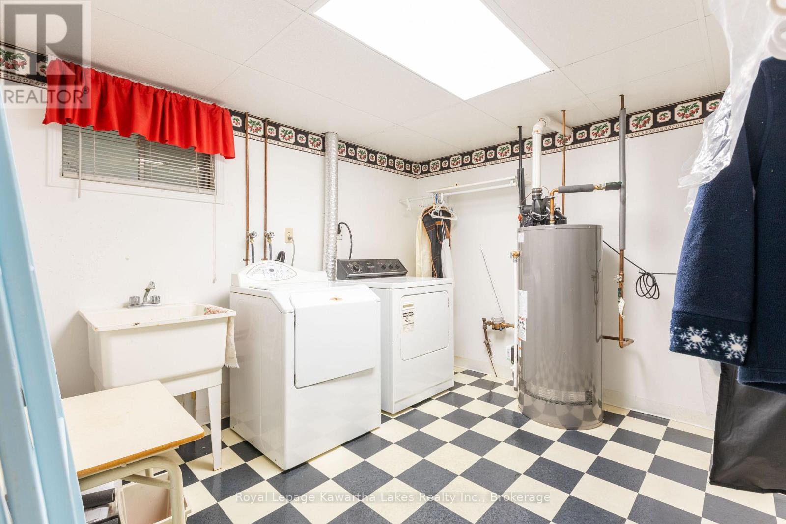 28 ANDREW DRIVE - 24