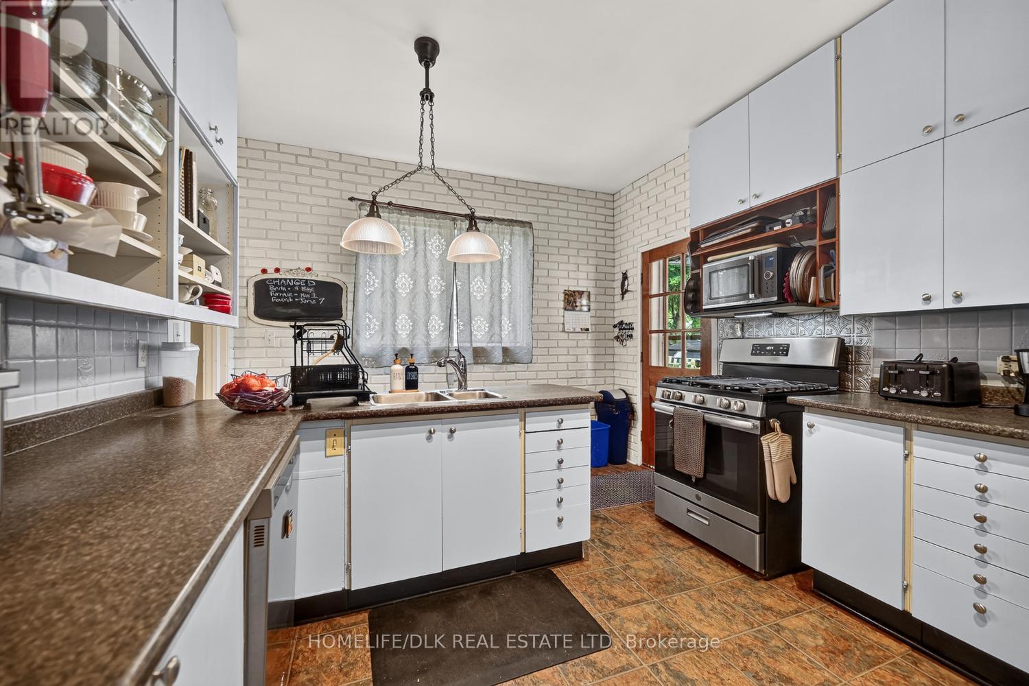 186 KING STREET E - 10