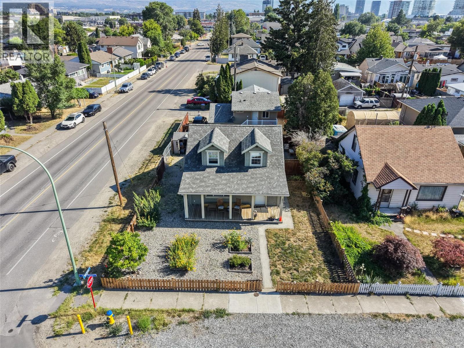 691-693 Okanagan Boulevard - 50
