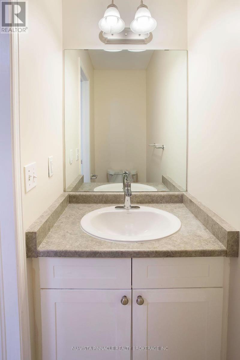 #18 780 FANSHAWE PARK ROAD E - 17