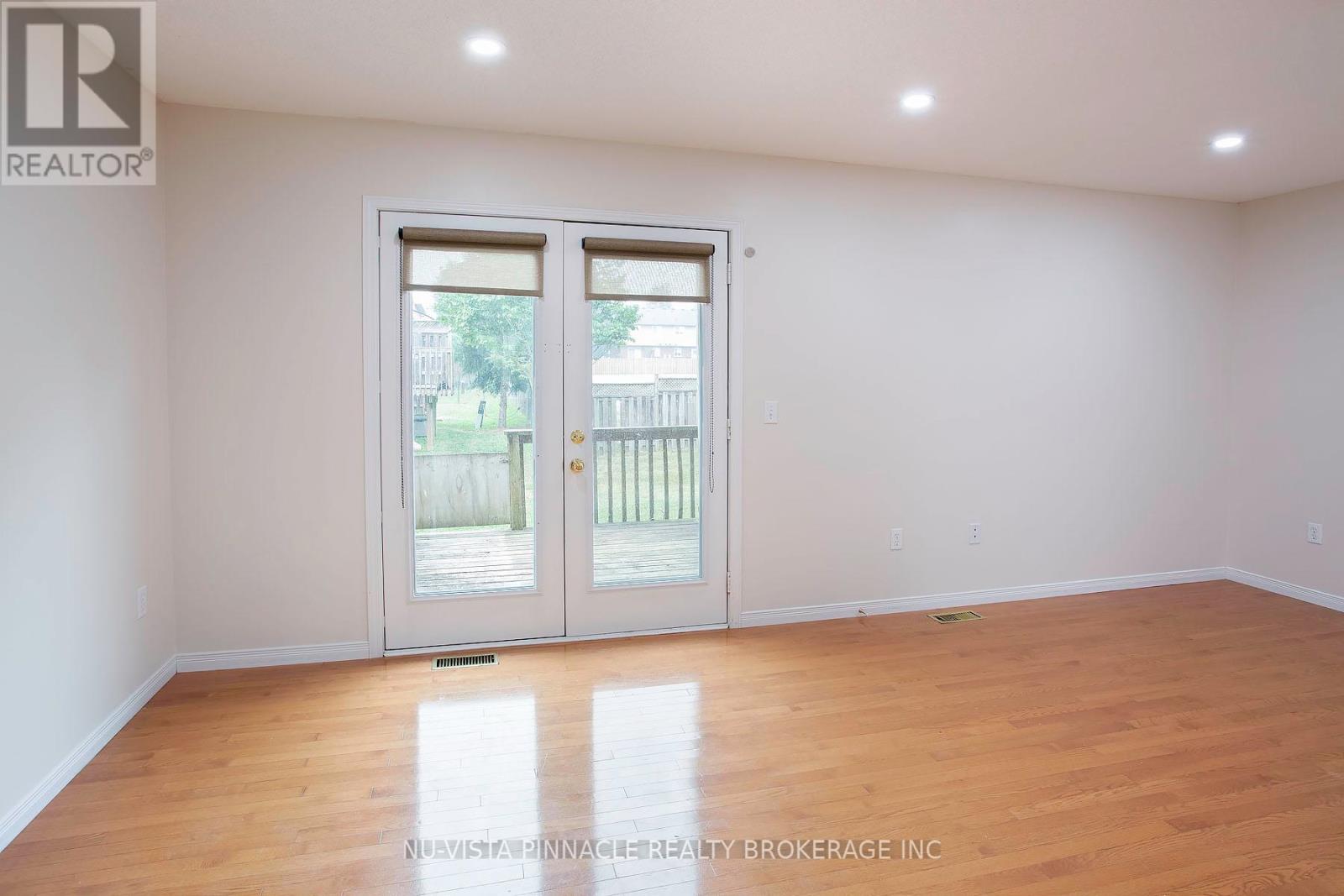 #18 780 FANSHAWE PARK ROAD E - 15
