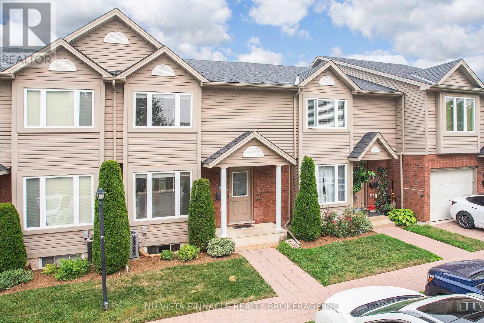 #18 780 FANSHAWE PARK ROAD E - 2