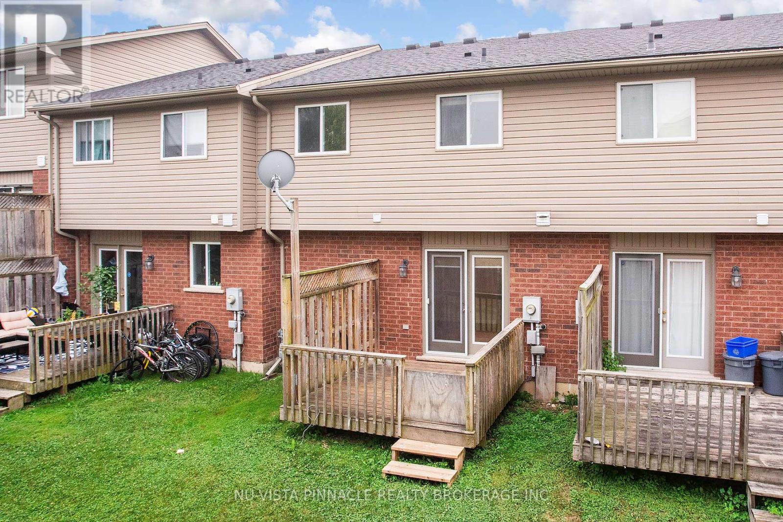 #18 780 FANSHAWE PARK ROAD E - 38