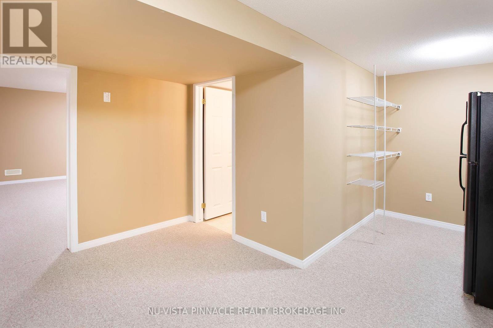 #18 780 FANSHAWE PARK ROAD E - 37