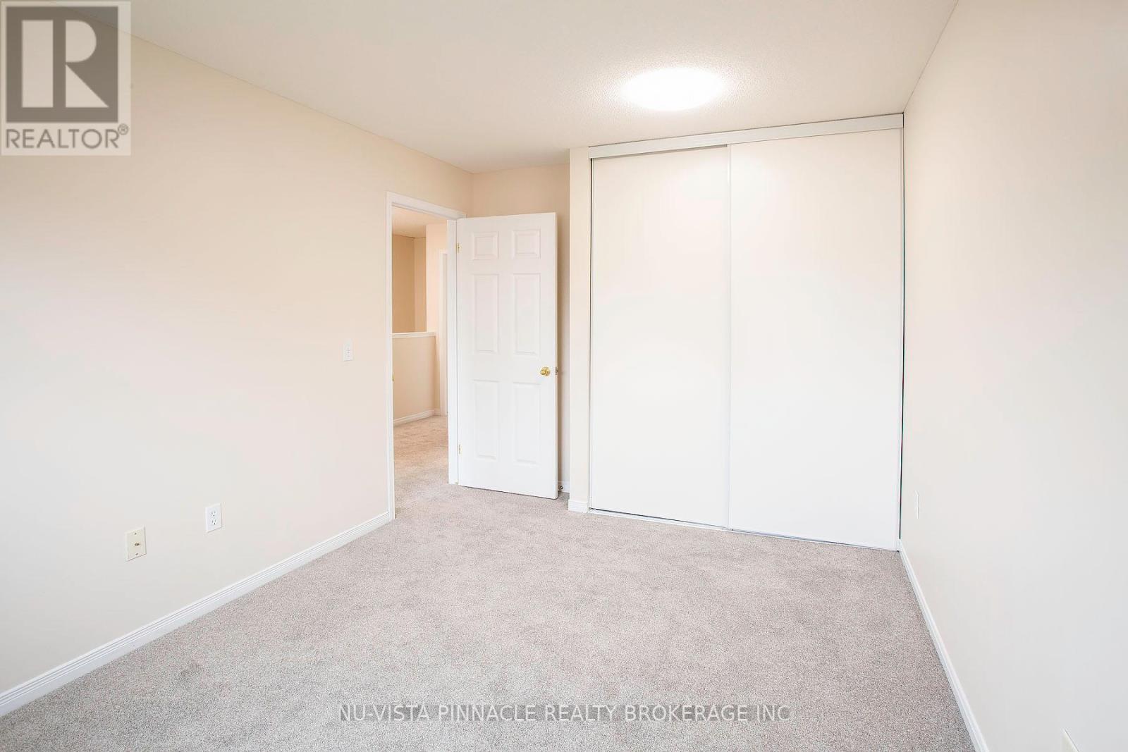 #18 780 FANSHAWE PARK ROAD E - 27