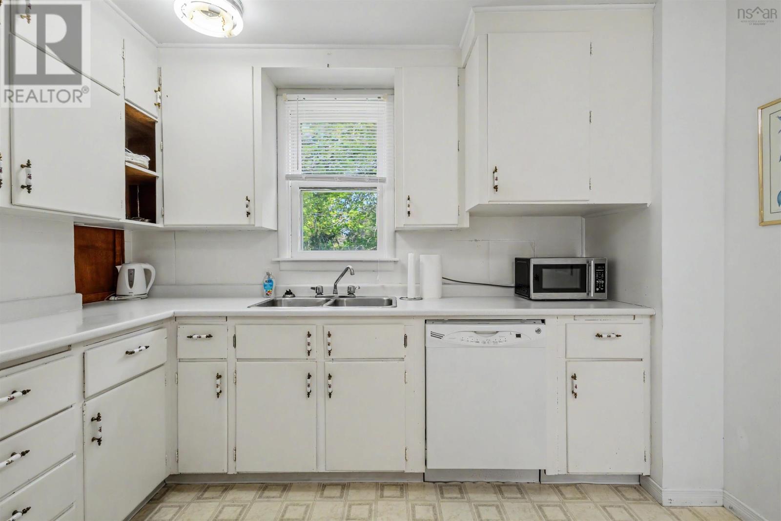 1400 Grand Lake Road - 10