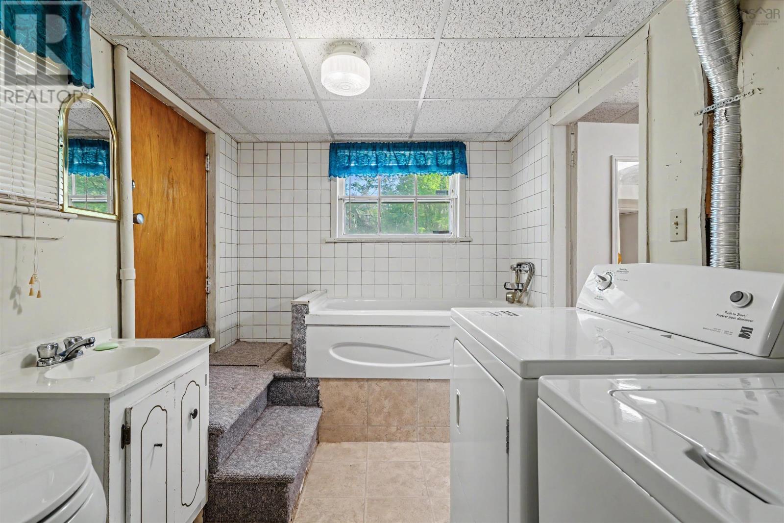 1400 Grand Lake Road - 24