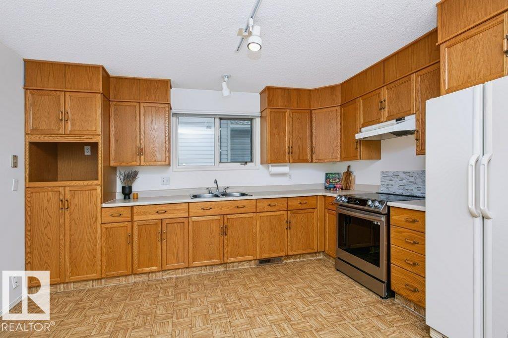 10057 91 AV NW - 21