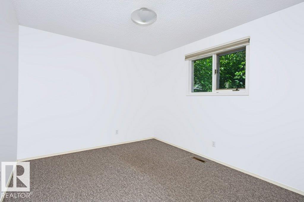 10057 91 AV NW - Image 24