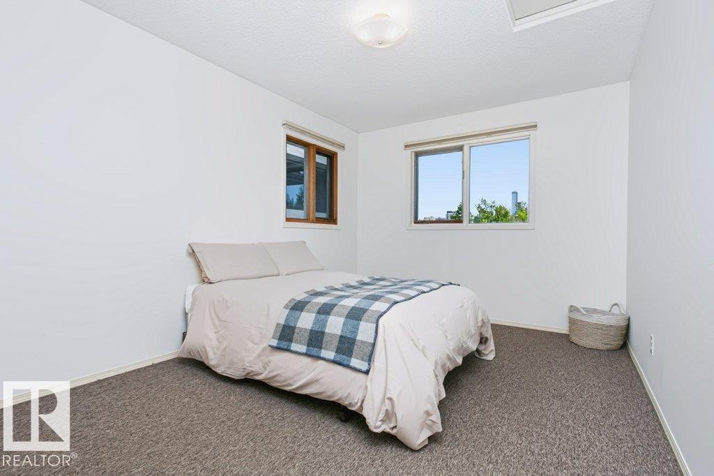 10057 91 AV NW - 33