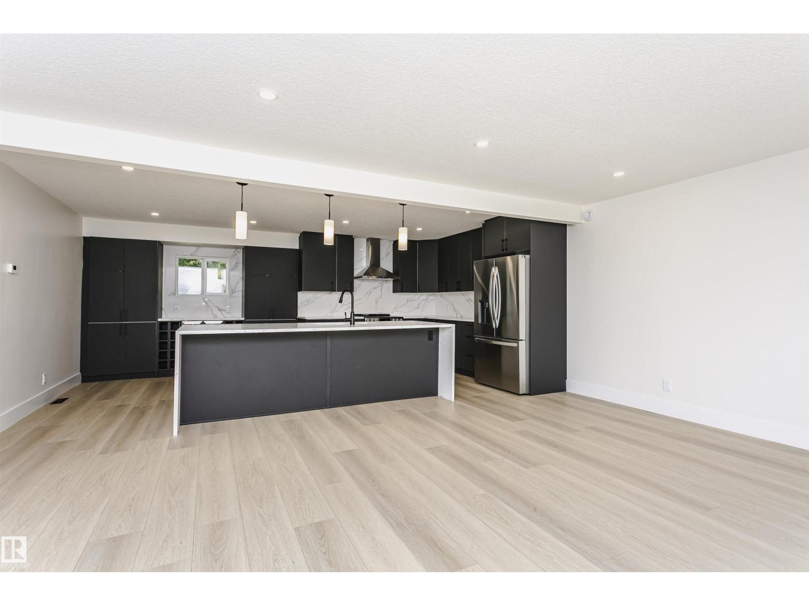 3412 108 ST NW - 14