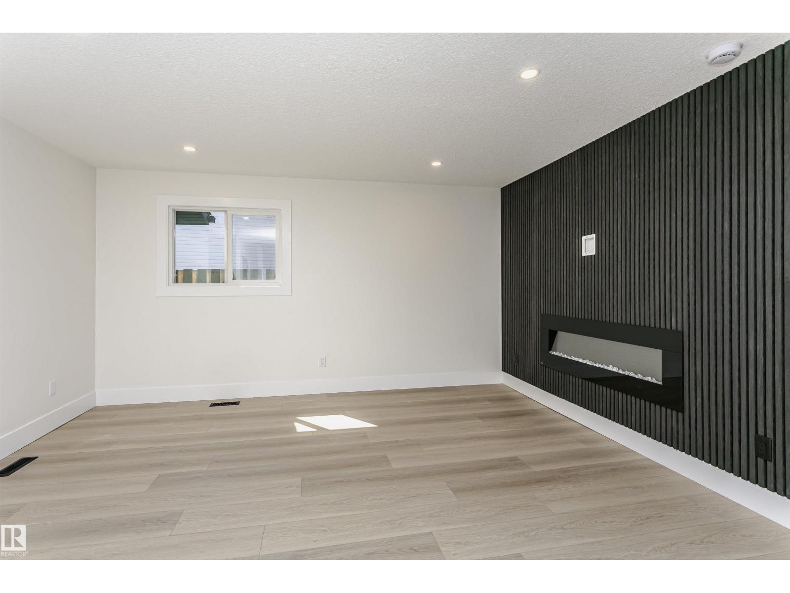 3412 108 ST NW - 24