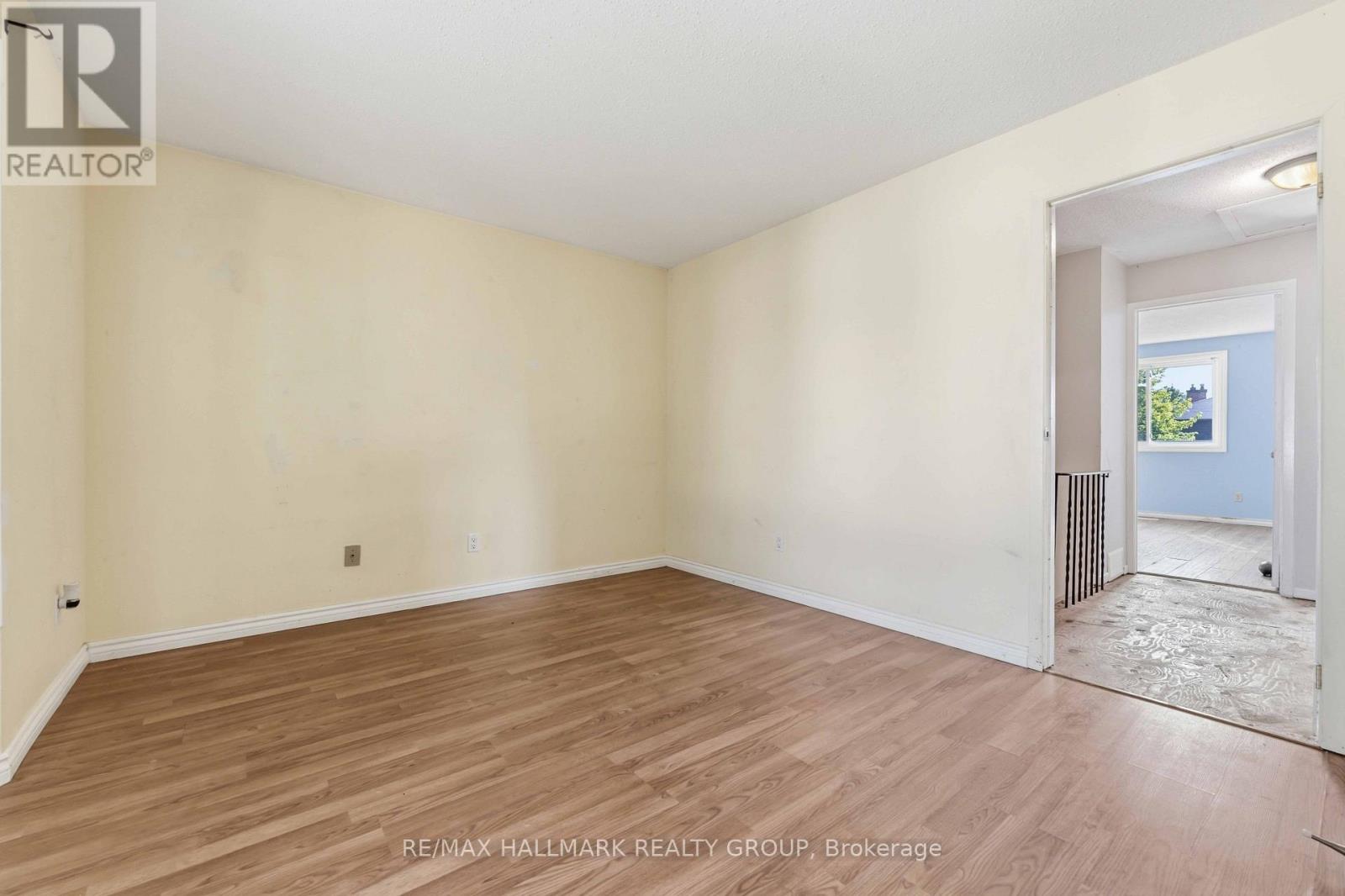 House for Rent in Ottawa – 1093 ST-EMMANUEL TERRACE, Ottawa – By Peter Sagos - Image 17