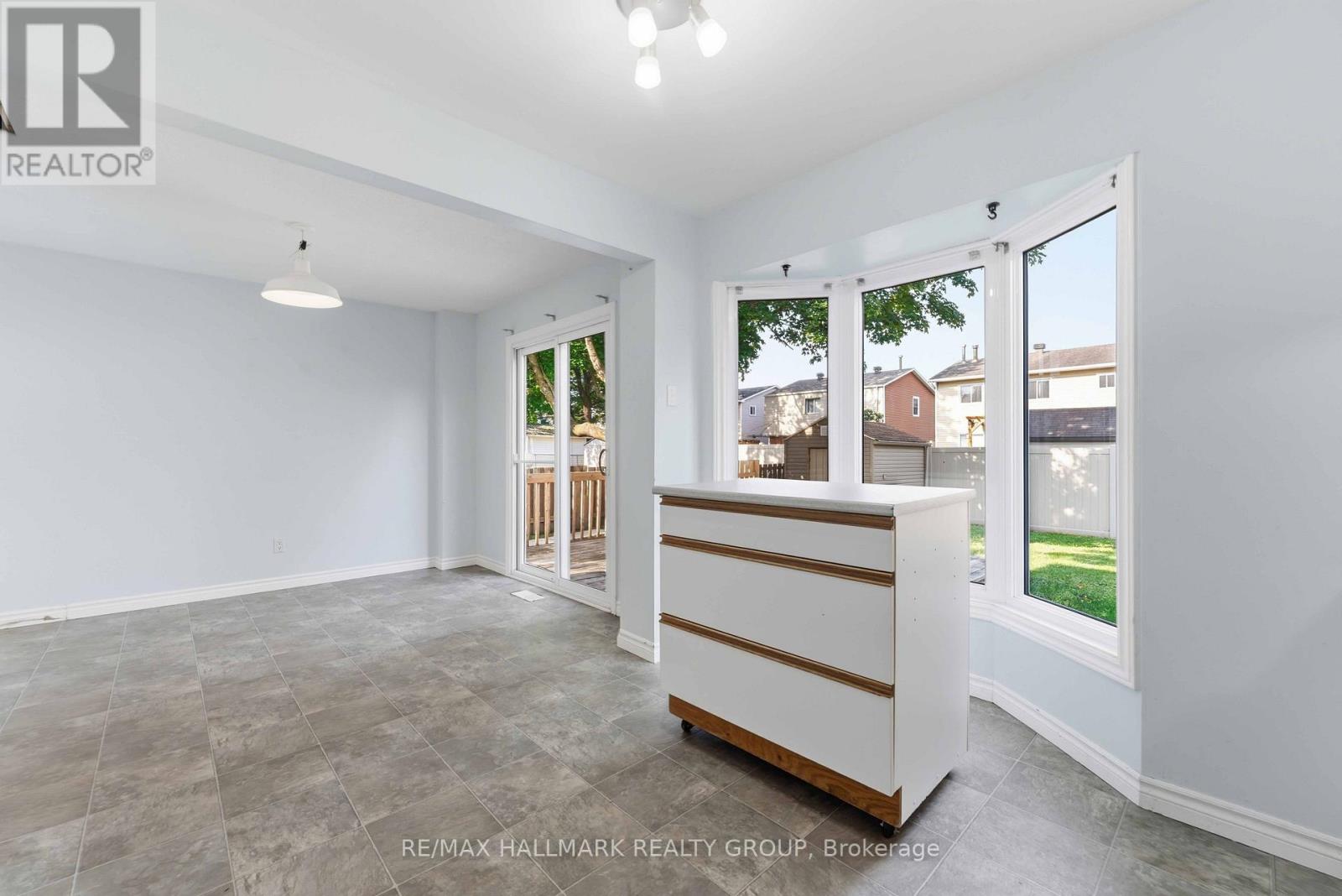 House for Rent in Ottawa – 1093 ST-EMMANUEL TERRACE, Ottawa – By Peter Sagos - Image 9