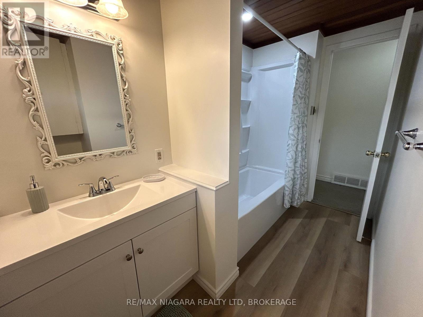 26 FRIARS COURT - 15