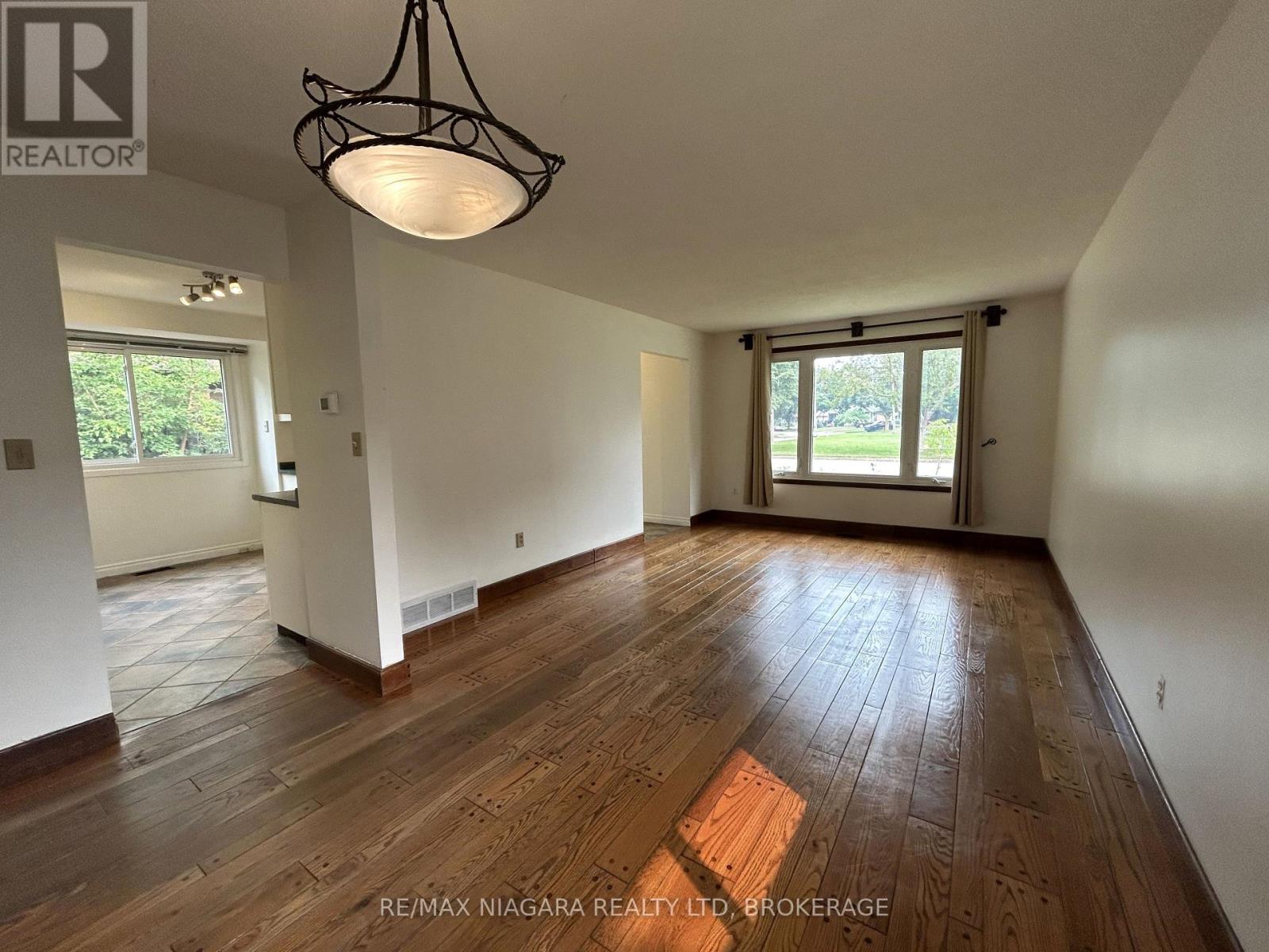 26 FRIARS COURT - 3